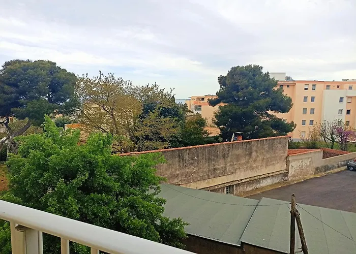 4 Pièces à Avec Balcon, Proche Plage, Activités Familiales Et Commodités - Fr-1-338-509