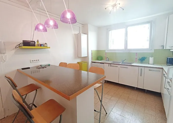 4 Pièces à Avec Balcon, Proche Plage, Activités Familiales Et Commodités - Fr-1-338-509 Sète