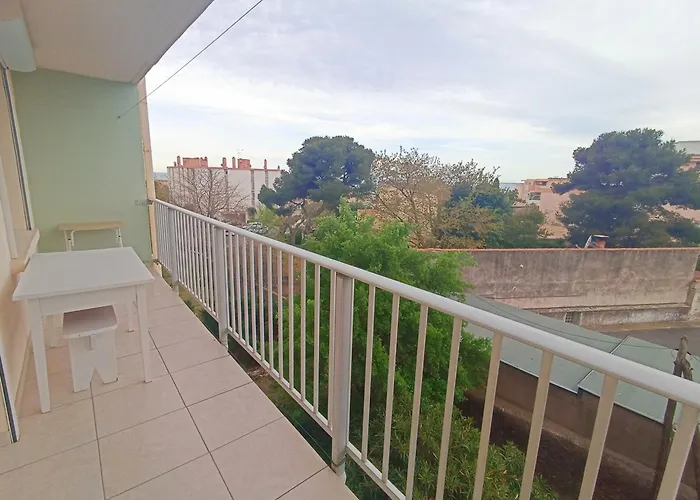4 Pièces à Avec Balcon, Proche Plage, Activités Familiales Et Commodités - Fr-1-338-509